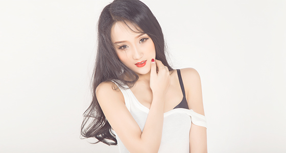 集才华与美貌于一身的女子