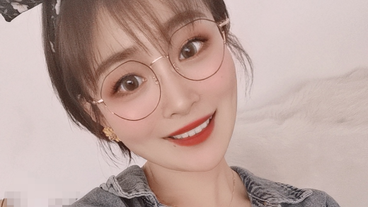 红龙足球~英文唱歌主播