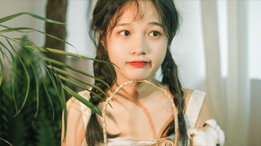 你爱美女,我不配