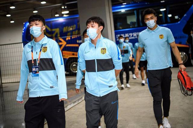 期待！苏宁两主力将累计黄牌停赛，未来首发将因此迎新面孔