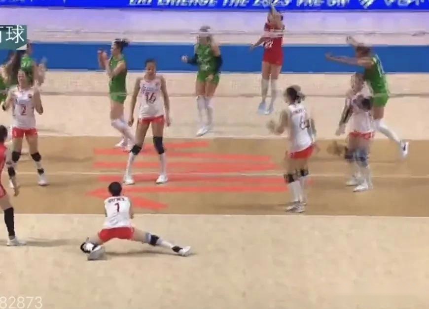 女排世联赛战报：中国1-0保加利亚，首局对手狂送分，主教练立功 (http://www.zjmmc.cn/) hsti 第3张