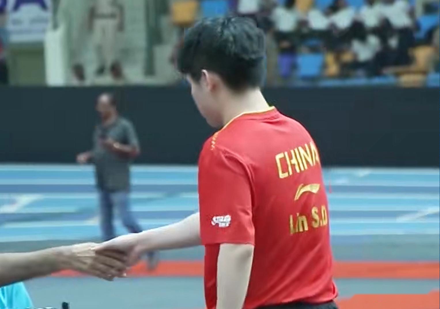 林诗栋横扫黄镇廷！全方位压制，助男团1-0领先中国香港！ (http://www.busunion.cn/) xiami 第3张