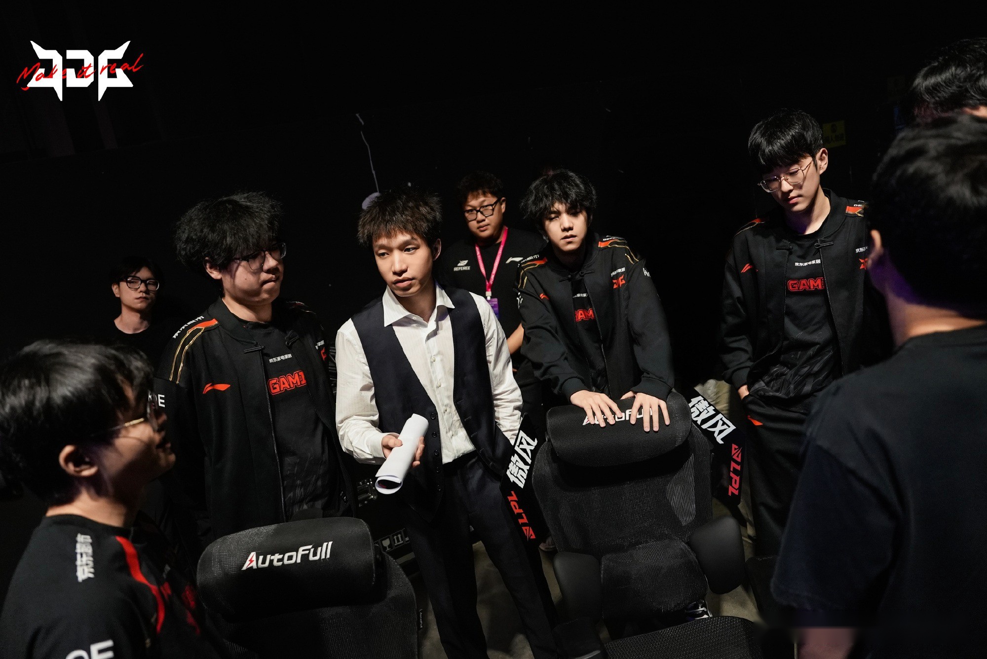 Scout被打成1-8！JDG败给BLG官博炸了，粉丝怒斥：中路不想玩就滚 (http://www.xuexiaoyu.cn/) abs 第5张