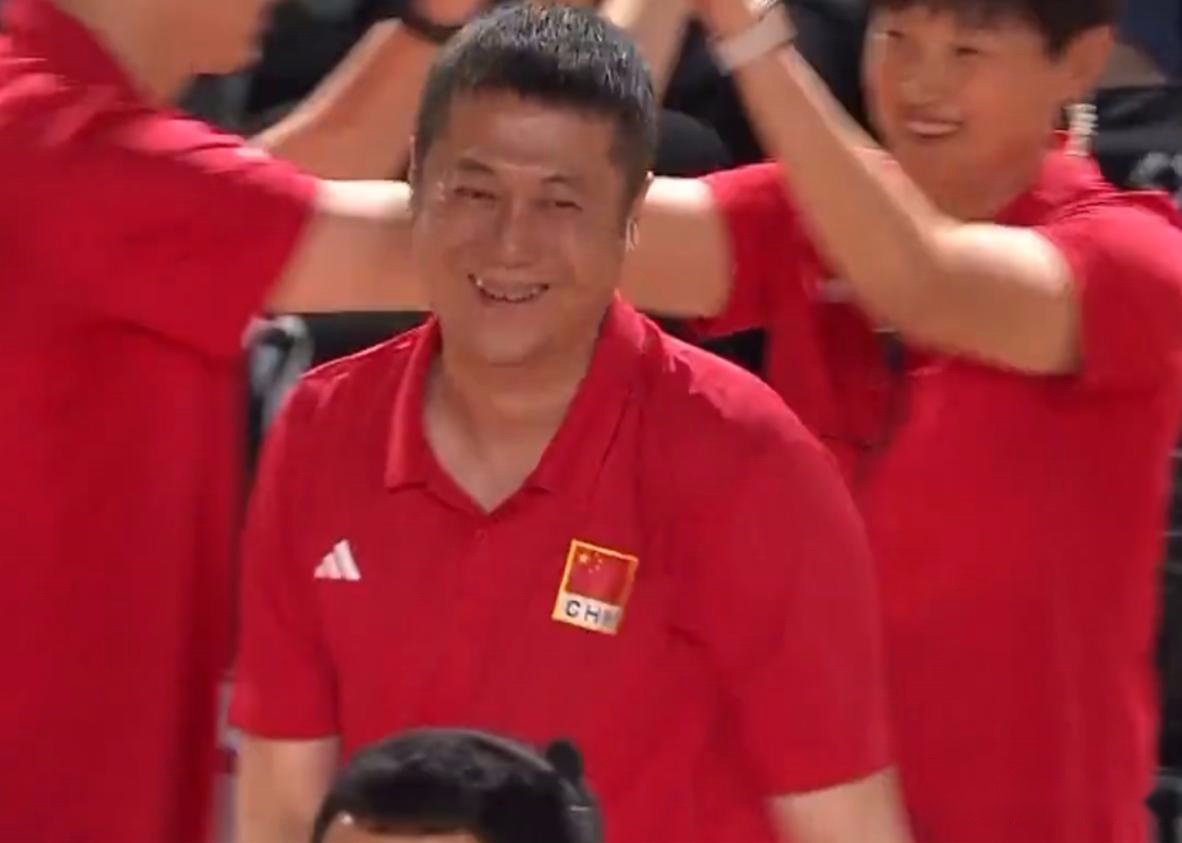 女排横扫多米尼加！全员欢呼庆祝，吴梦洁抱庄宇珊，赵勇开心坏了 (http://www.jingganghuifeng.com.cn/) 体育 第3张