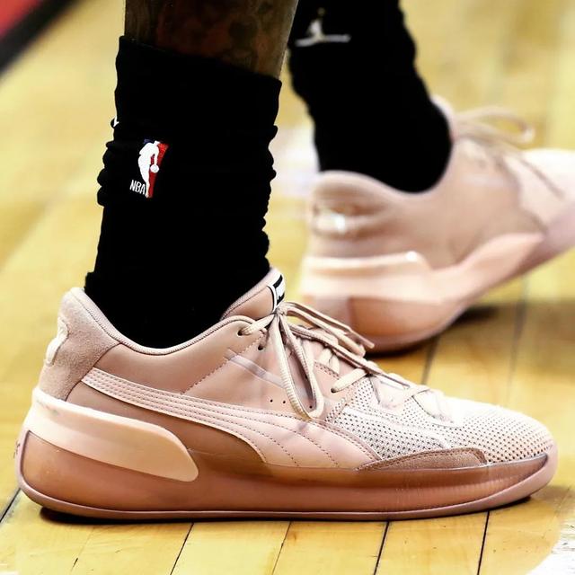 NBA球员上脚：黄蜂队的篮球鞋，AJ和PG4很亮眼