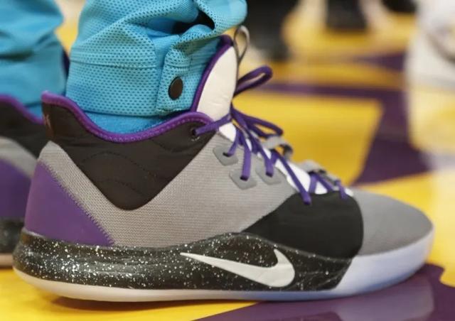 NBA球员上脚：黄蜂队的篮球鞋，AJ和PG4很亮眼