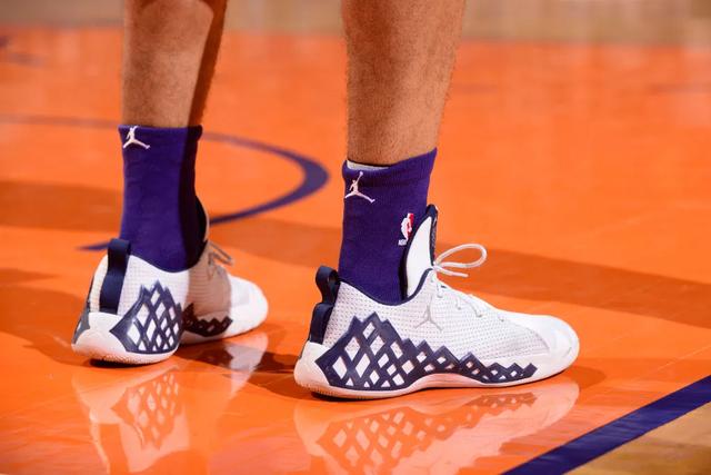 NBA球员上脚：黄蜂队的篮球鞋，AJ和PG4很亮眼