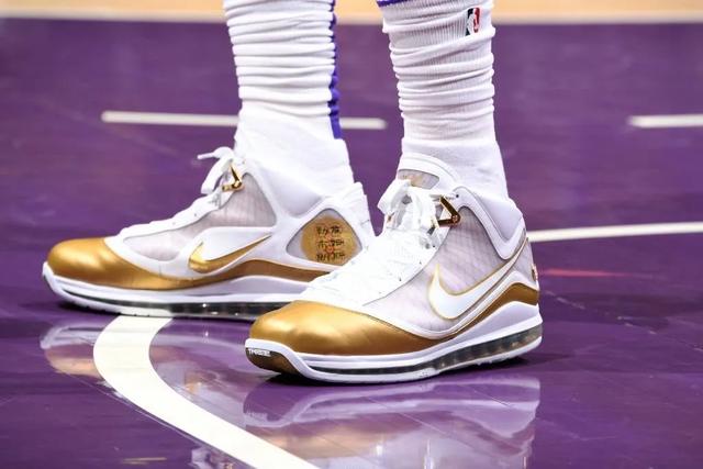 NBA球员上脚:中国元素的篮球鞋,詹姆斯和欧文都很帅