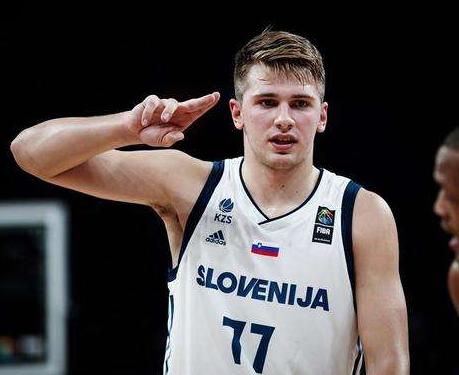 NBA球星刮了胡子的样子：亚当斯年轻10岁 库里像开了美颜