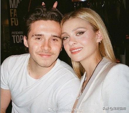 小七牵手漂亮嫂子，去妈妈店里购物！贝克汉姆女儿戴耳环 美又飒