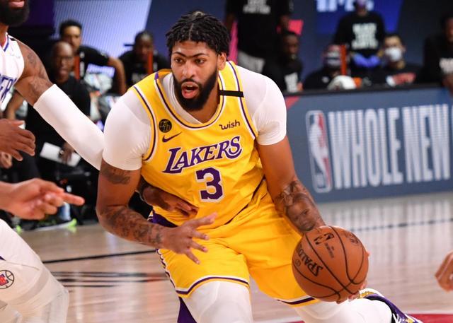 替补奇兵连得8分点燃巴克莱中心