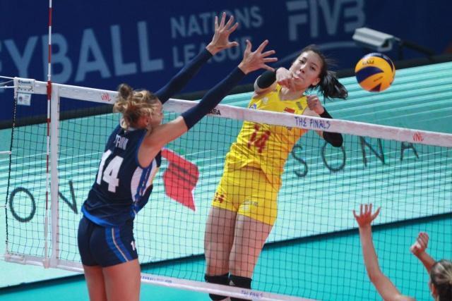 中国女排副攻之争仍存变数！郑益昕并未掉队，新人仍有机会