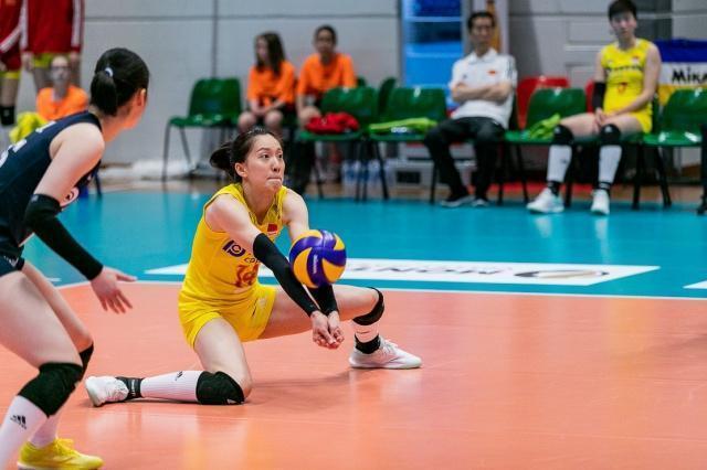 中国女排副攻之争仍存变数！郑益昕并未掉队，新人仍有机会