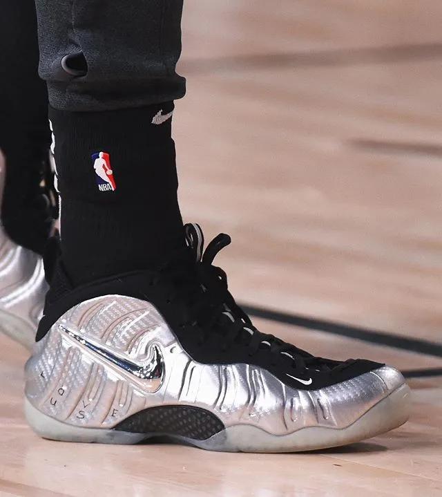 NBA球员上脚：安东尼穿经典签名鞋，安踏和361°都来了