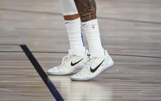 NBA球员上脚：安东尼穿经典签名鞋，安踏和361°都来了