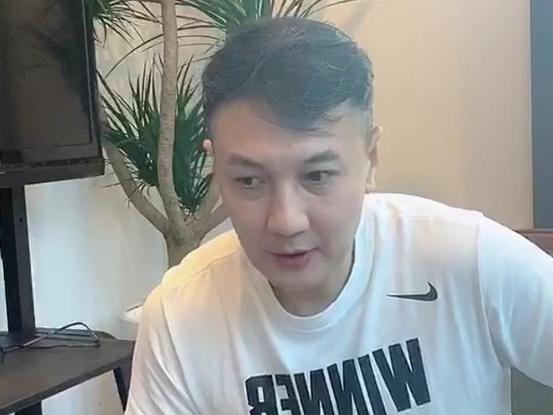 徐阳直言中国足球要向女排学习,支持国足归化伊沃,点名表扬2人