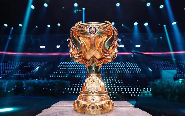 2000人助阵TS登顶，王者荣耀世冠赛重启电竞线下赛