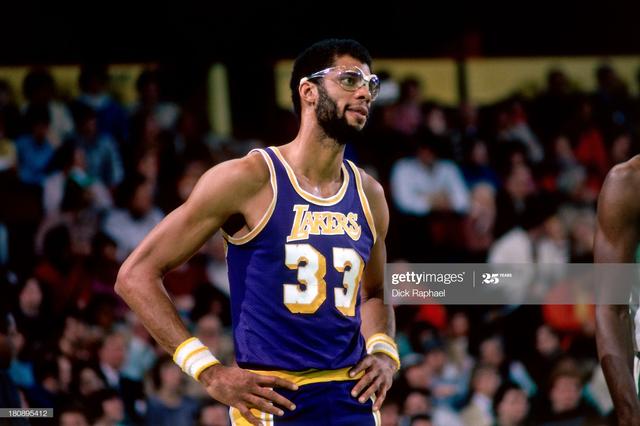 成就NBA的50大偶像球星：黑白双雄造经典，天勾影响力无匹