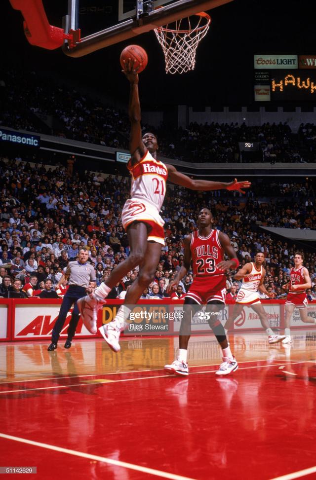 NBA50大球星21-30：乔丹皮蓬最强二人组，3中锋亮相