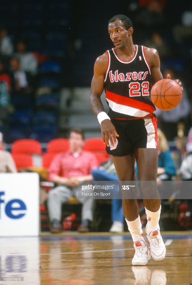 NBA50大球星21-30：乔丹皮蓬最强二人组，3中锋亮相