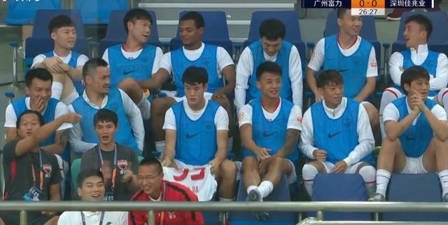 国足未来核心浮出水面！21岁天才创造个人历史，替补席看呆了