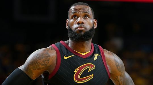 NBA仅6人能享受的条款！詹姆斯也无法染指，可惜姚明生错年代