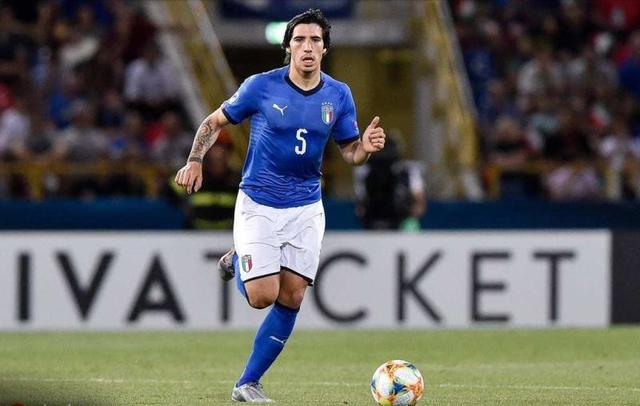 妖星为赴米兰曾拒绝曼联和巴萨，他是最后一批红黑梦的球员？