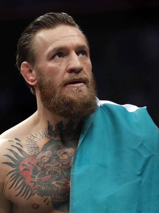 MMA巨星再出丑闻!带妻度假仍偷腥,性侵未遂+裸露被警方逮捕