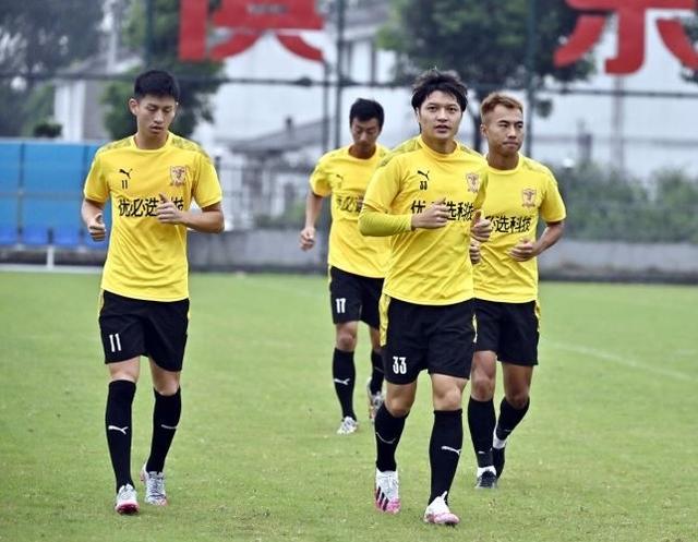 1-1!第90分钟绝平!中甲升班马爆冷拿分,李毅握拳狂奔庆祝
