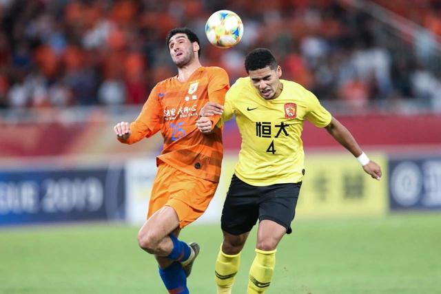 FIFA开绿灯,六大归化球员到位,他才是国足最重要的一环?