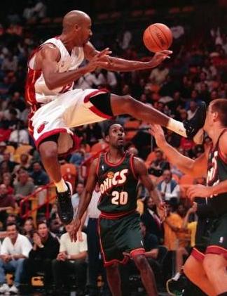 NBA打球最脏5大球星，帕楚里亚垫底 榜首让乔丹都害怕