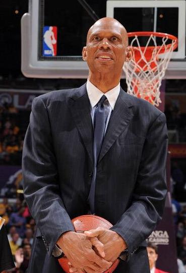 拉塞尔退休后 谁能接替他颁发FMVP奖杯？满打满算就3人