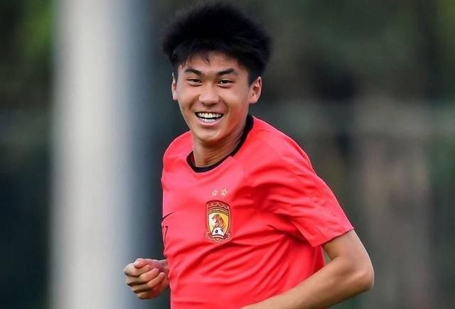 被卡帅点名批评后沦为看客，恒大U23锋霸光芒褪尽，恐被边缘化