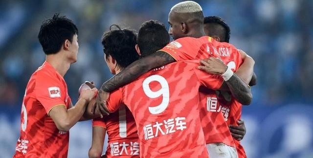 被卡帅点名批评后沦为看客，恒大U23锋霸光芒褪尽，恐被边缘化