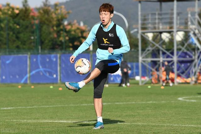 期待！苏宁两主力将累计黄牌停赛，未来首发将因此迎新面孔