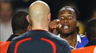 中国足球裁判:欲戴皇冠,必承其重