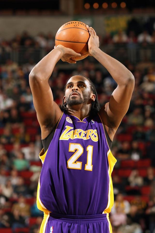 从快船有意隆多说起，盘点史上20位在湖人和快船都效力过的球员