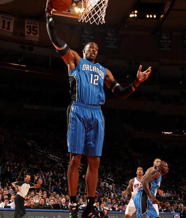 姚明NBA首秀仅得到0分2篮板，那奥尼尔和霍华德呢？