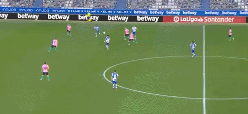 巴萨1-1十人阿拉维斯，门将失误送礼、格子救主