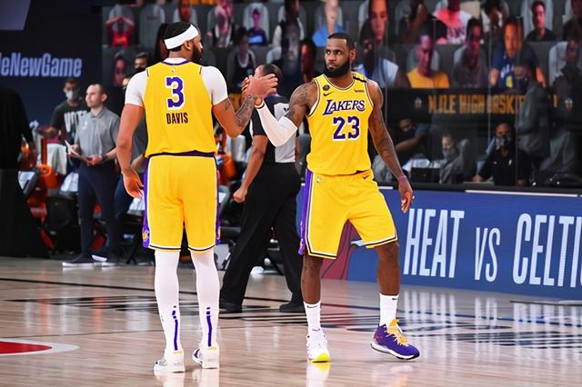 薪资爆棚+筹码欠奉，字母哥来湖人搭档詹皇浓眉还存理论可能？