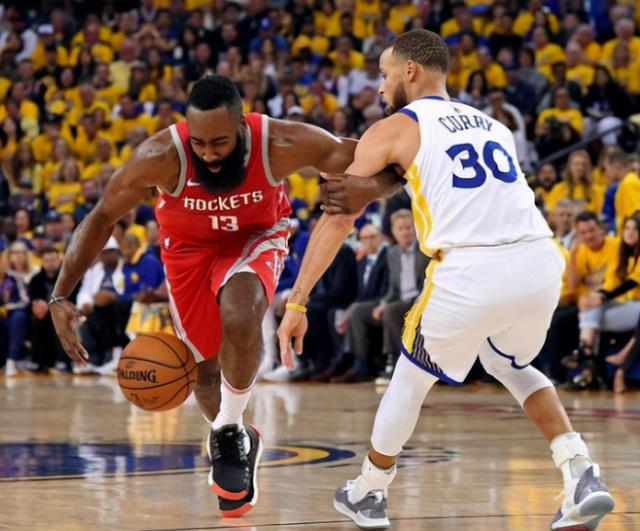 为何球迷调侃哈登造犯规是“碰瓷”？看了这8张照片 你就懂