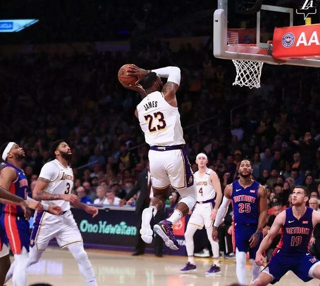 詹姆斯跟腱28.7厘米仅排历史第4，前面3人是何方神圣？