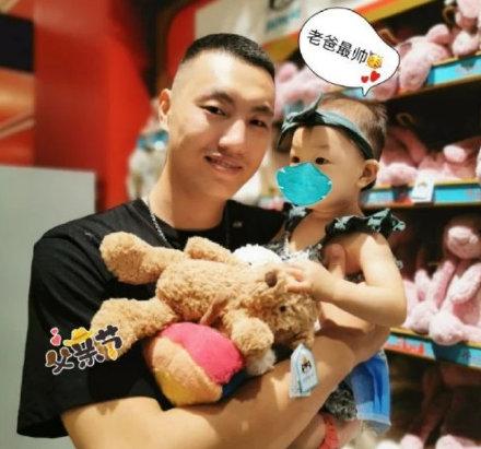 铁汉柔情!首钢队魂因孩子留守北京:这真的很积极向上
