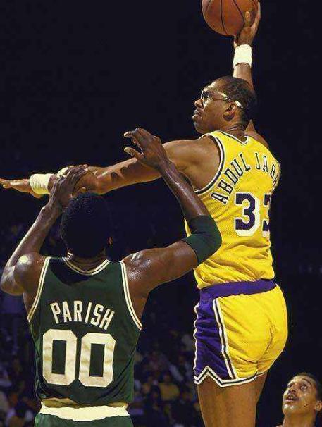 NBA几乎不受大伤的5大球星，乔丹落选 詹姆斯屈居第2