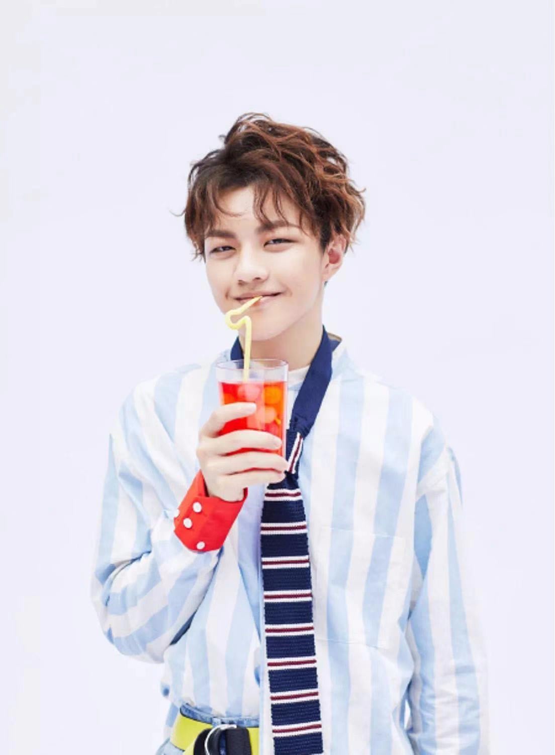 Z世代偶像唱作人钱正昊签约CAA中国