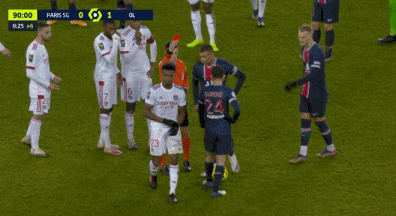 法甲-内马尔姆巴佩双双哑火 巴黎主场0-1不敌里昂