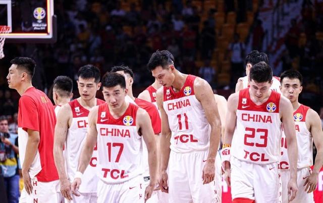 篮协真出手？吐槽大会停播，郭艾伦周琦惹麻烦，中国篮球说不得？