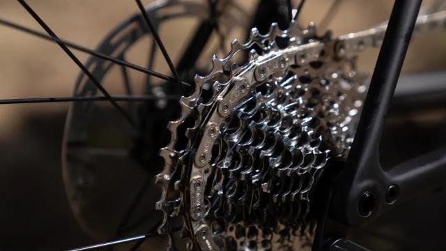 SRAM发布Rival AXS无线电子变速套件 剑指电变与机械中间的市场真空