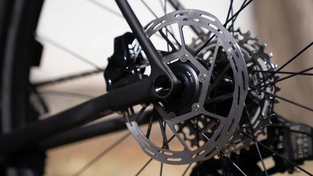 SRAM发布Rival AXS无线电子变速套件 剑指电变与机械中间的市场真空