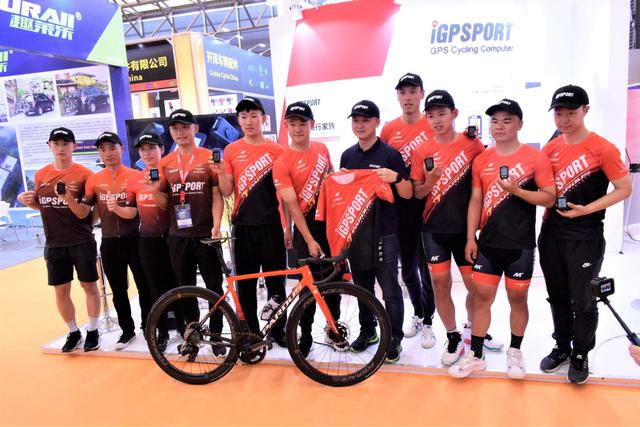 iGPSPORT超长续航新品iGS320亮相上海自行车展